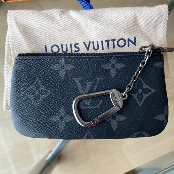 Louis Vuitton Monogram Reverse Key Pouch - Picture 2 of 8